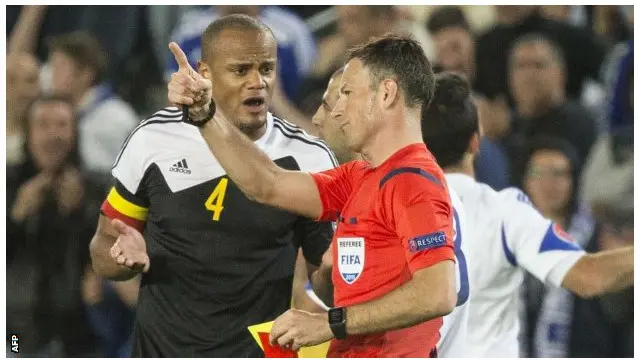 Dengan kartu merah ini Kompany tak bisa turun dalam laga tandang di Wales Juni mendatang.