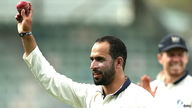  فواد احمد نے 36 فرسٹ کلاس میچوں میں 125 وکٹیں حاصل کیں