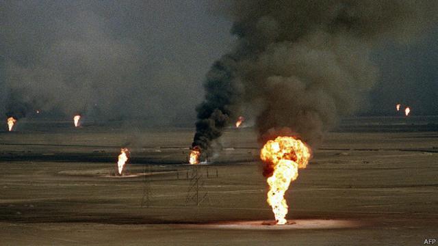 Pozos en Kuwait ardiendo.