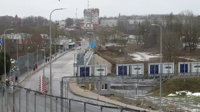 Эстонско-российская граница в Нарве