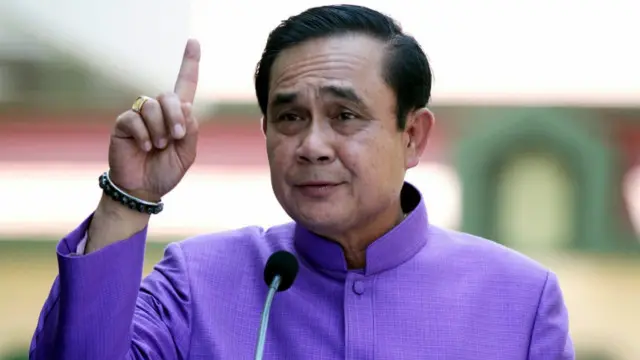 Tướng Prayuth Chan-o-cha hiện mang sắc phục dân sự ở vị trí thủ tướng