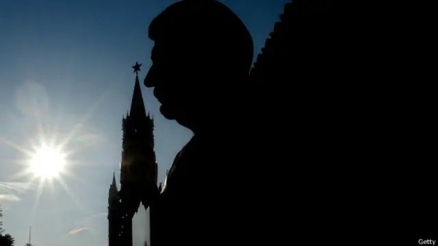 Тень от бюста Сталина