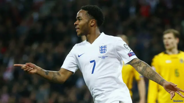 Sterling mencetak gol pertamanya untuk timnas senior Inggris saat melawan Lithuania di Wembley 27/03/2015.