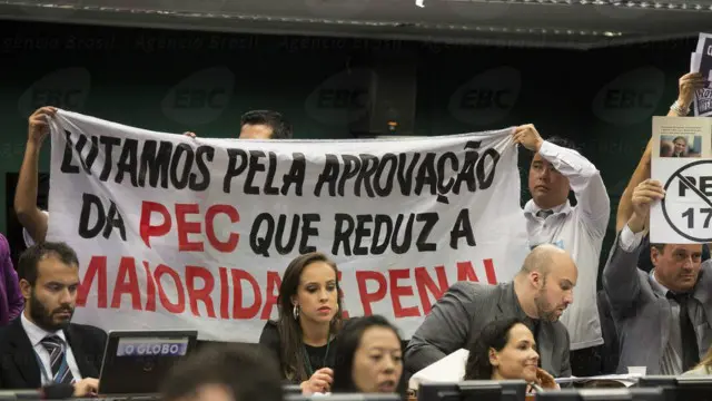 Proposta sobre redução da maioridade poderá ser posta em votação apenas após uma comissão especial discutir o tema 