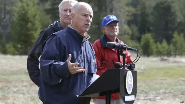 سال گذشته جری براون، فرماندار کالیفرنیا پس از سال‌ها خشکسالی، حالت اضطراری اعلام کرد