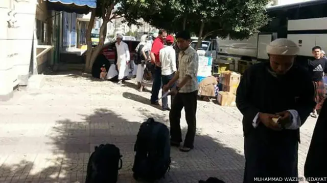 Skenario evakuasi yang dipilih ialah melalui jalan darat karena situasi keamanan.