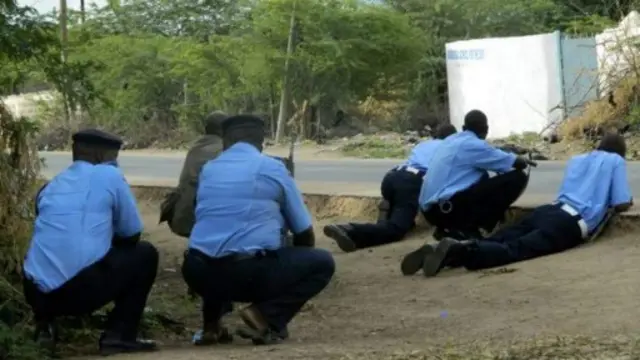 Les assaillants ont pénétré à l'aube sur le campus qui héberge plusieurs centaines d'étudiants.