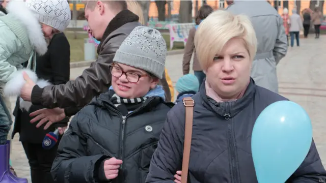 За статистикою, близько 1% дітей у світі мають аутичні розлади. Але чітких даних про кількість таких випадків в Україні немає, кажуть батьки дітей з аутизмом.