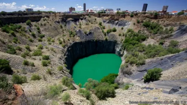 "الحفرة الكبيرة" في جنوب أفريقيا من بين أعمق ما حفرت يد الإنسان في عالمنا
