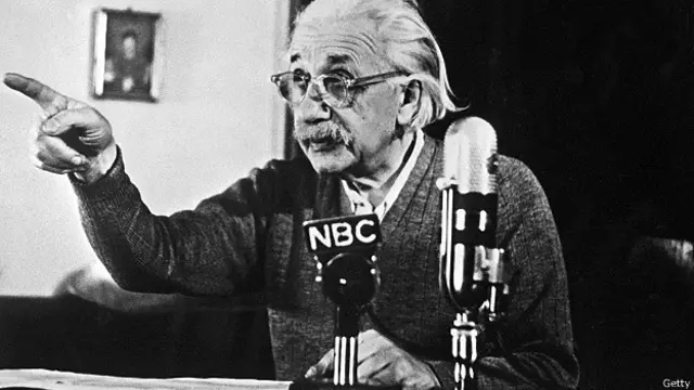 Альберт Эйнштейн