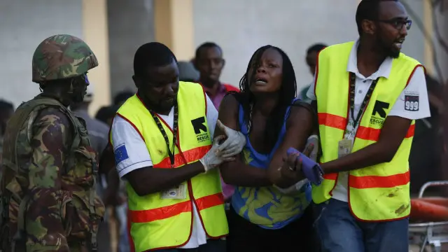 د ګاريسا ښار سوماليې ته نژدې پروت دی چې زياتره اوسېدونکي يې کېنيايي سوماليايان دي