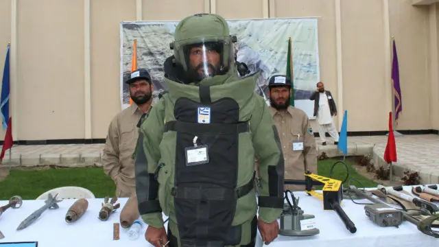 اړوند افغان بنسټونه وړاندوینه کوي، که د ماین پاکۍ چارې ور وسپارل شي د ماین پاکۍ لګښتونه به شاوخوا نیمايي کم شي