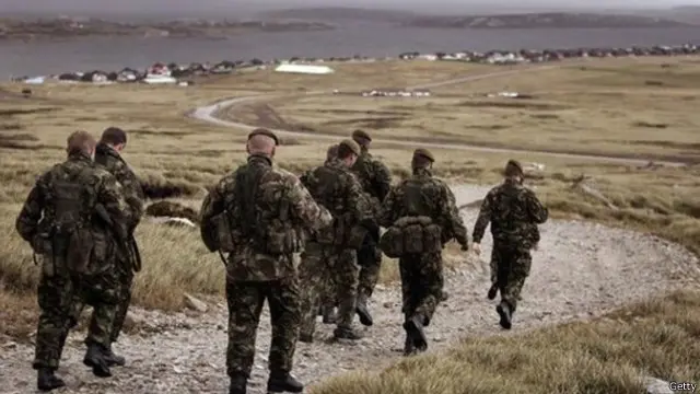 بريطانيا أعلنت تعزيز وجودها العسكري في جزر الفولكلاند