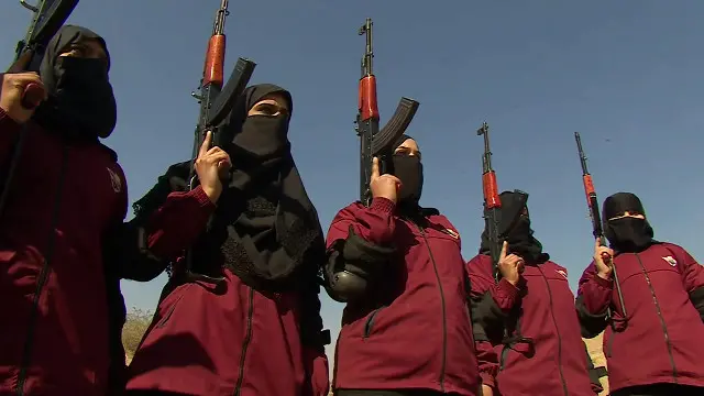 سرکاری اعداد و شمار کے مطابق سوات میں 51 خواتین پولیس اہلکاروں میں سے 35 سپیشل فورس کی رکن ہیں (فائل فوٹو)