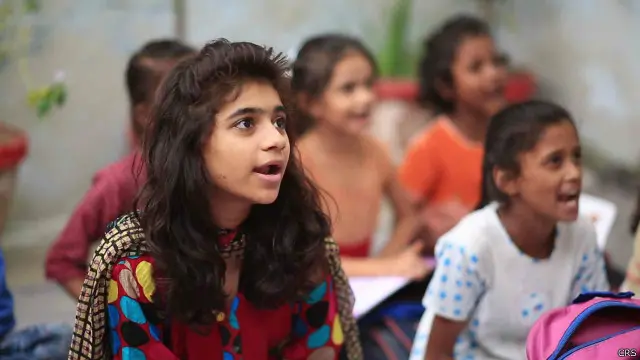 یہ کہانی ہے ’آشا‘ اور ’میری‘ کی جو ہندو اور عیسائی مذہب سے تعلق رکھتی ہیں اور اسی بنا پر معاشرے کی تنگ نظری کا شکار ہیں