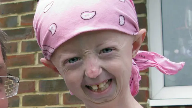 ہیلی اوکائنز اور ان کے خاندان نے پروجیریا مرض کے بارے میں آگہی پھیلانے کے لیے کوششیں کیں