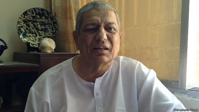 انسانی حقوق کے کارکن بندوق والا کا کہنا ہے کہ حکام نے کہا ہے کہ گھر سب کو ملے گا