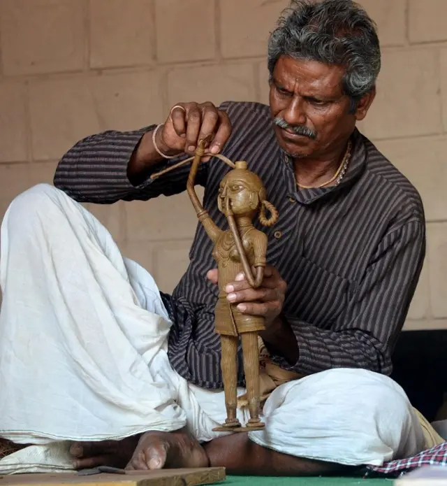 ट्राइबल आर्ट वर्कशॉप