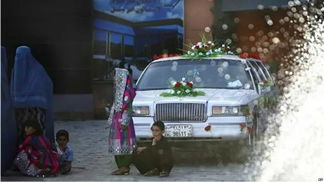 دونوں گروہوں میں تصادم کے وقت وہاں 400 افراد موجود تھے