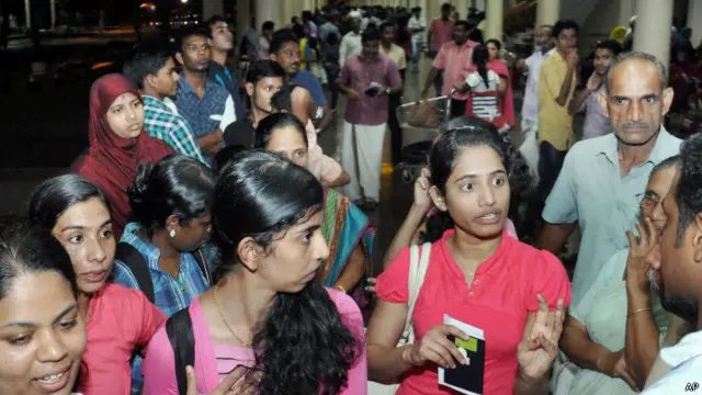 ممرضات هنديات ينتظرن إجلاءهن من اليمن