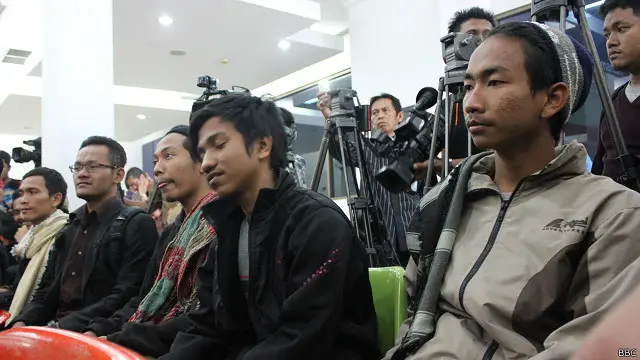 Pendaftaran untuk proses evakuasi masih terus dibuka dan pemerintah Indonesia akan terus berusaha memulangkan warga Indonesia dari Yaman dengan pesawat atau bahkan kapal laut.