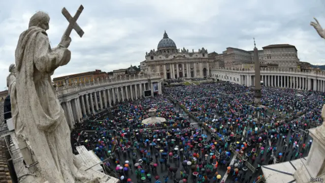 ویٹیکن سٹی کے سینٹ پیٹرز سکوئر میں پوپ فرانسس نے ایسٹر کا روایتی خطاب کیا