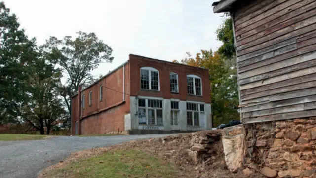 Hoje abandonado mas pertencente a um proprietário único, vilarejo na Carolina do Norte está à venda