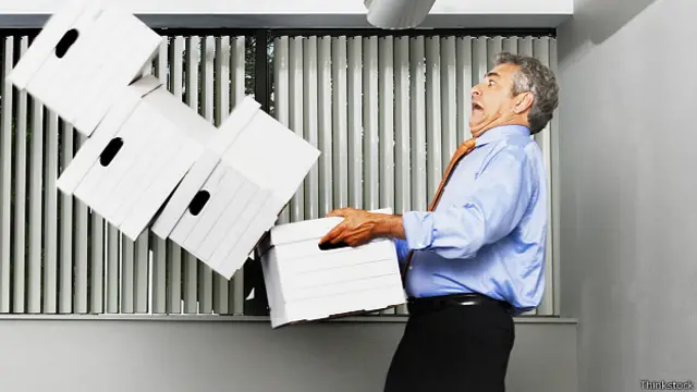 Неуклюжий работник