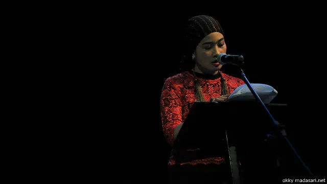 Okky Madasari mengatakan: "Dunia digital sudah melahirkan banyak sekali penulis muda yang tidak bisa dipandang sebelah mata."