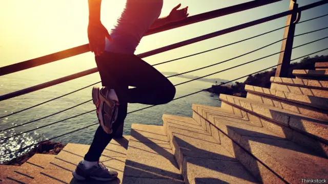 Las mujeres suelen tener más dificultades para tonificar y aumentar la musculatura en los glúteos.