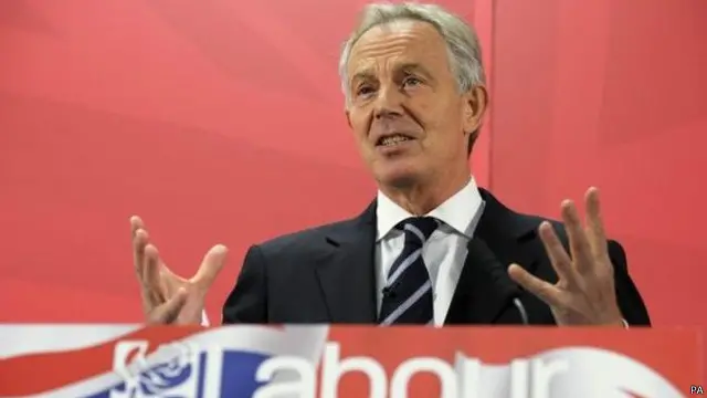 Tony Blair memberi dukungan 100 persen kepada pemimpin Partai Buruh, Ed Miliband.