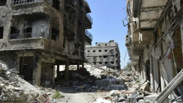 په دغه پنډغالي کې د اپریل له لومړۍ نېټې وروسته هغه مهال حالت په خرابېدو شو چې اسلامي دولت نومې ډلې پر سیمه برید وکړ.