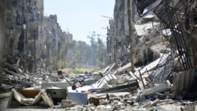 ယာမောက် စခန်းထဲမှာ ဒုက္ခသည် တစ်သောင်း ရှစ်ထောင်လောက် ပိတ်မိနေဆဲလို့ ခန့်မှန်းကြ။