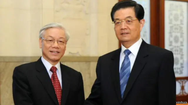 2011年10月11日，当时担任中共总书记的胡锦涛在北京欢迎越共总书记阮富仲