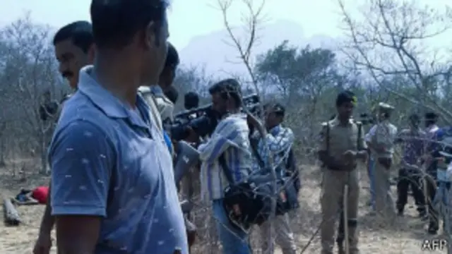 စန္ဒကူးပင် ခိုးထုတ်သူတွေက အရင် တိုက်ခိုက် ခဲ့တဲ့ အတွက် ပြန်လည် ပစ်ခတ် ရတာလို့ ရဲက ဆို။