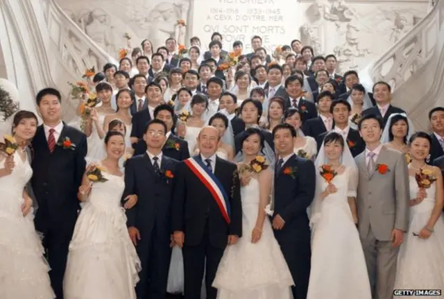 法国图尔市前市长让·热尔曼否认腐败指称。