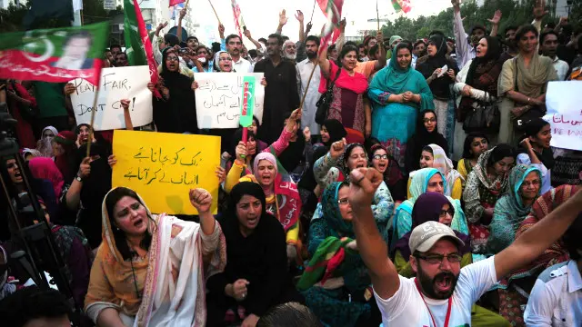 پی ٹی آئی شہر میں پیر جمانے کی کوشش کر رہی ہے