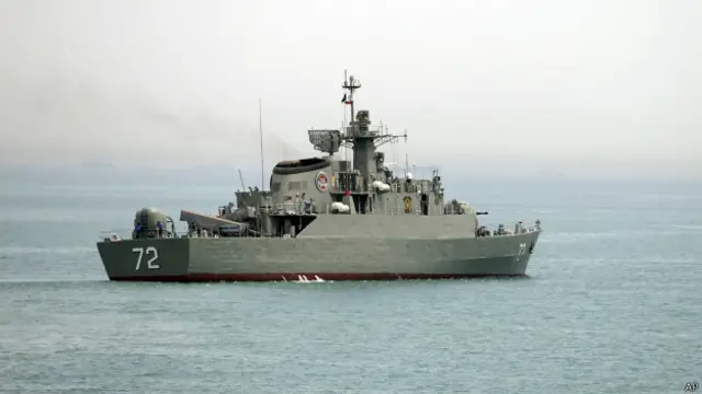 أرسلت إيران سفينتين حربيتين إلى المياه الدولية قبالة ميناء عدن اليمني.