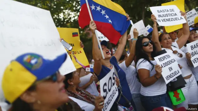 委内瑞拉代表团同样面临反马杜罗政府人士的示威，