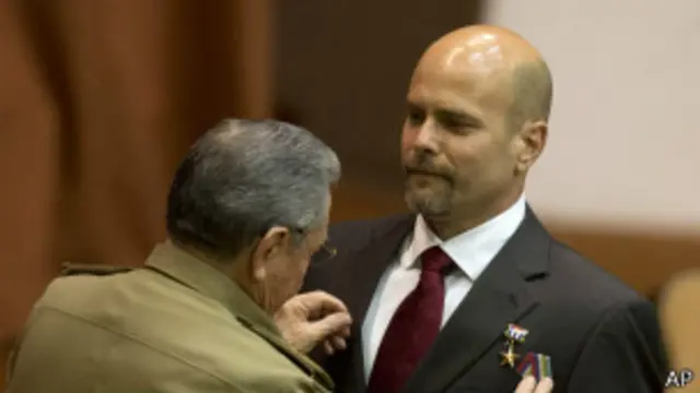 Raúl Castro y Gerardo Hernández