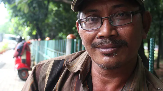 Pernah mengalami kejayaan di tahun 1990-an, yang ditandai antara lain kemampuannya membeli lima rumah dan warung permanen, naik haji, membantu adik-adiknya, Supratman mengaku telah mengalami jatuh-bangun dalam bisnis kuliner soto Lamongan. 