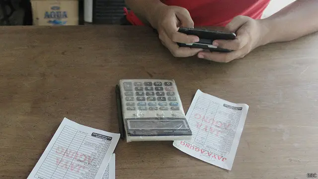 "Omzet warung saya sekarang sekitar Rp 25 juta per bulan. Adapun karyawan saya 15 orang," ungkap Pak Jali, ayah enam orang anak ini. 