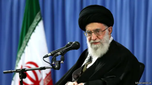 آیتالله خامنهای: اینکه حالا به بنده و دیگران تبریک میگویند، بی معنی است،