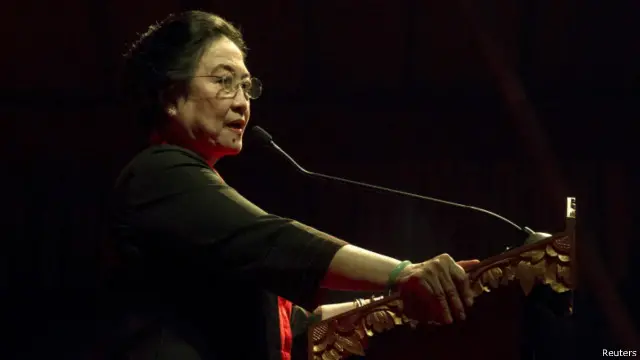 Megawati mengangkat dua anaknya sebagai Ketua dalam kepengurusan baru PDI Perjuangan.