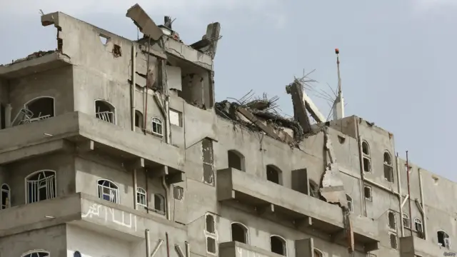 سعودی عرب نے یمن میں فوجی کارروائی حوثی باغیوں کو روکنے کے لیے شروع کی تھی، تاہم ابھی تک اس مقصد میں خاطر خواہ کامیابی حاصل نہیں ہو سکی ہے۔