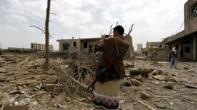 یمن میں سعودی عرب نے مارچ کی 25 تاریخ کو بمباری شروع کی تھی جو تاحال جاری ہے۔