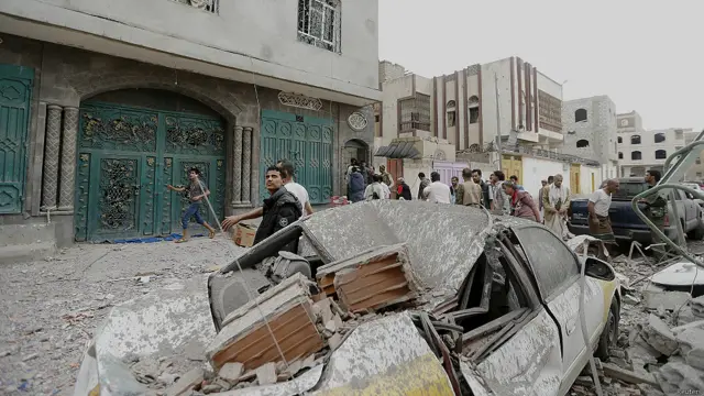 رہائشی علاقوں پر بمباری سے بہت سے لوگ اپنے گھروں کو چھوڑ کر دوسرے علاقوں میں پناہ لینے پر مجبور ہو گئے ہیں۔