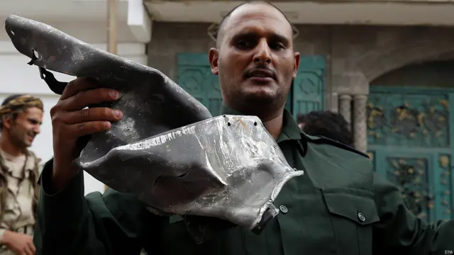 یمن میں سعودی کارروائی میں فضائیہ کے علاوہ بحریہ کا بھی استعمال کیا جا رہا ہے۔