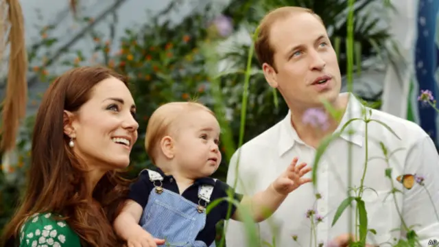 Герцог и герцогиня Кембриджские со своим первенцем, принцем Джорджем