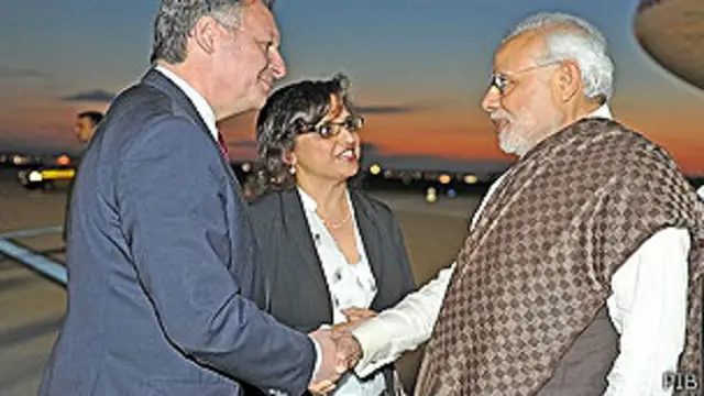 फ्रांस में नरेंद्र मोदी का स्वागत